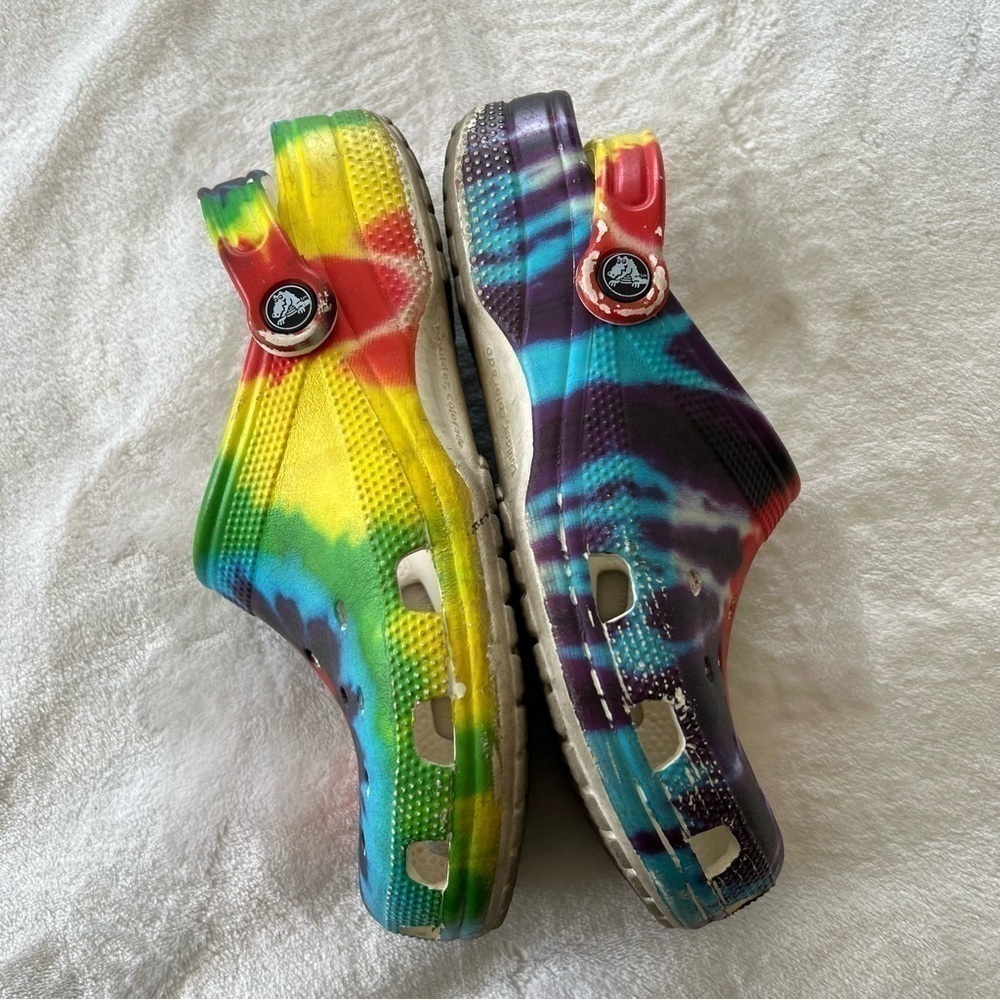 CROCS Classic Tie Dye Slides - Picture 5 of 5